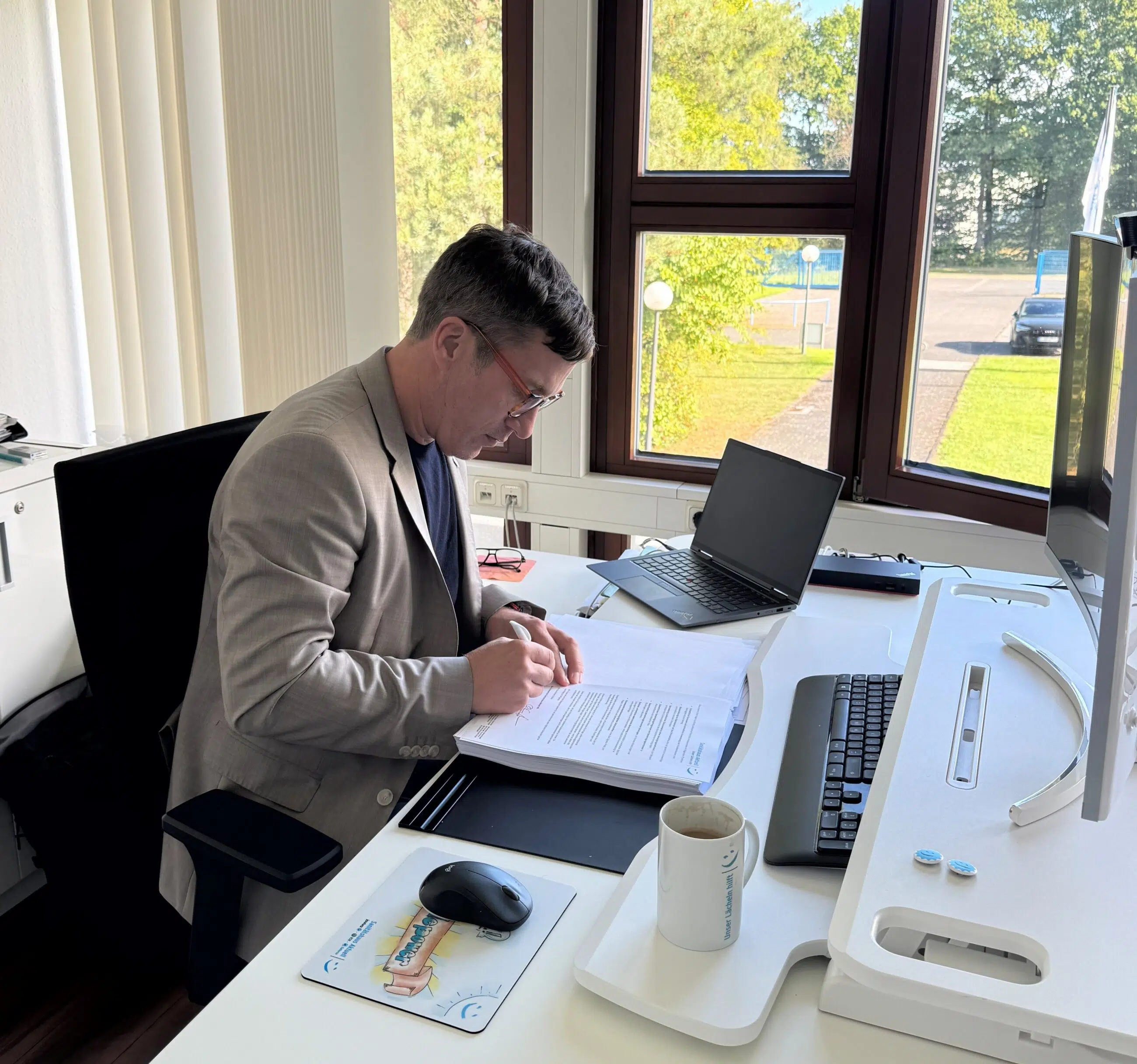 Ulf Doster unterschreibt den offenen Brief an die gesetzlichen Krankenkassen Ulf Doster unterschreibt den offenen Brief an die gesetzlichen Krankenkassen